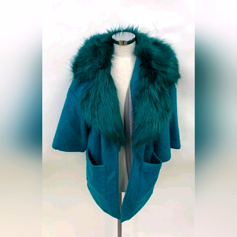 Wd Ny Designer Women's Turquoise Faux Fur Coat Jacket Sweater - Size Medium